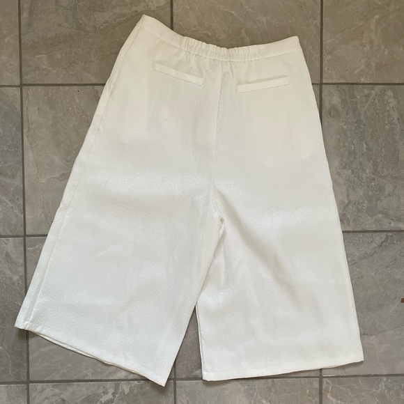 COVETED BASICS Embossed Culottes Pants - Picture 7 of 8